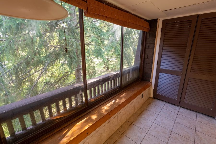 A lovely patio space in Baltimore, screened in